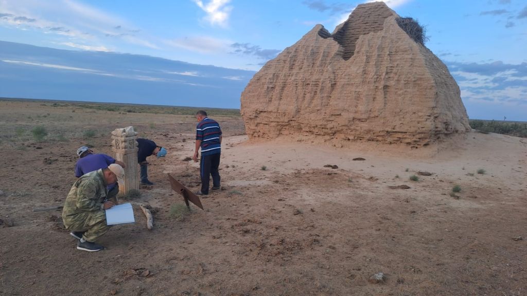 Проведения комплексного этно-археологического исследования песка Тайсойган Кызылкогинского района