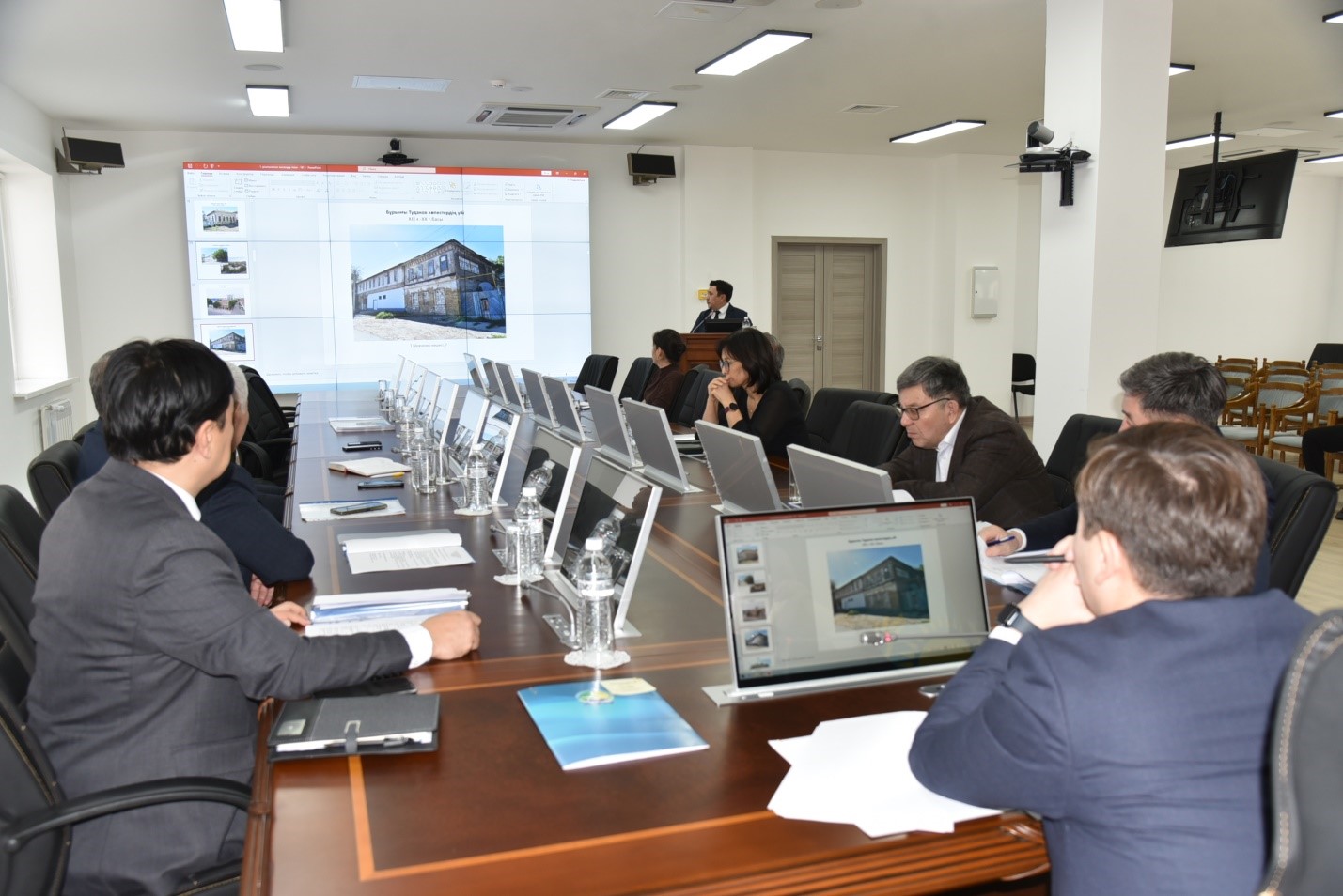Под председательством Жасулана Бисембиева состоялось заседание комиссии по охране памятников истории и культуры